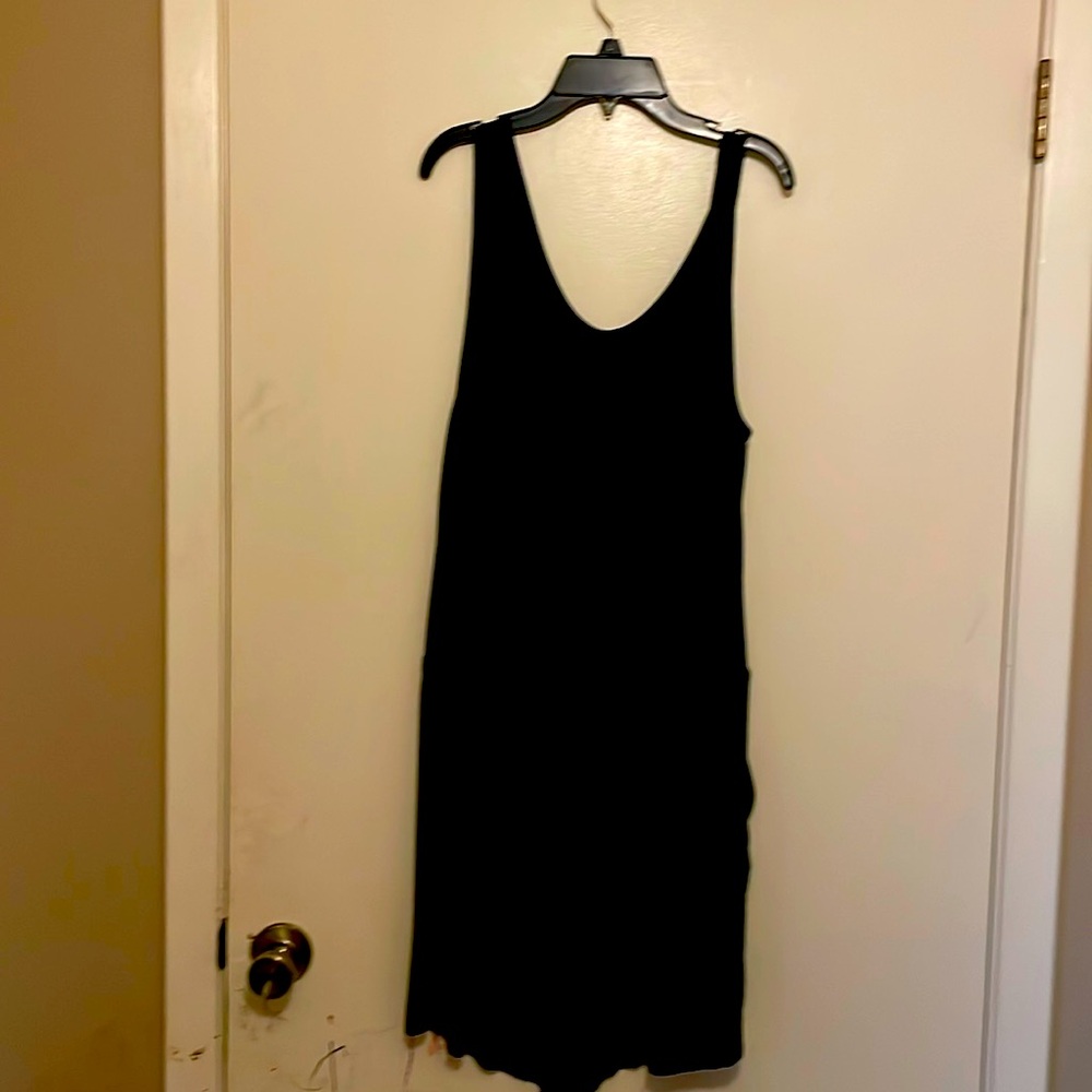 Black sleeveless jumper